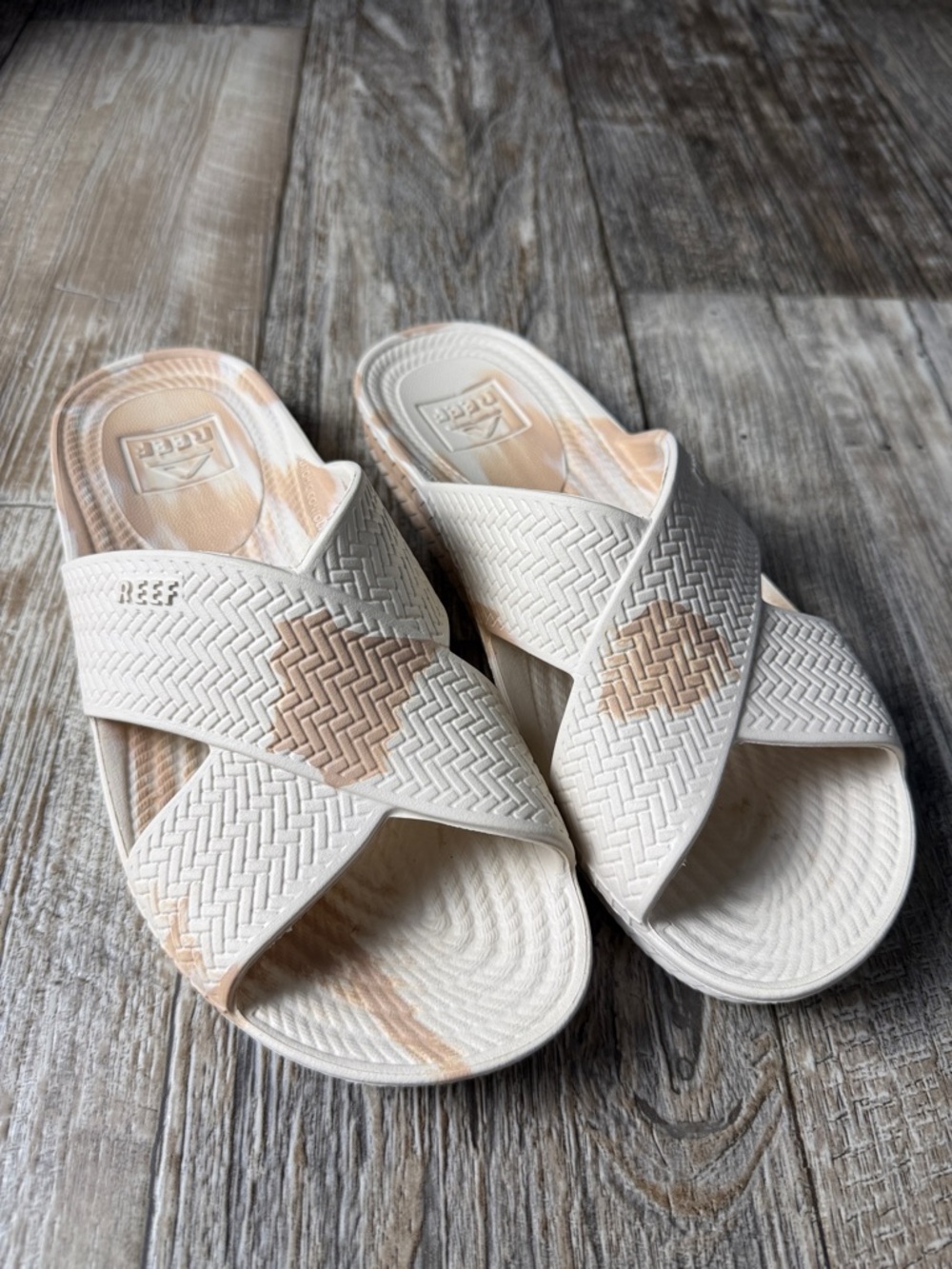 Reef Women’s White Slide Sandals with Beige Accent, Size 8